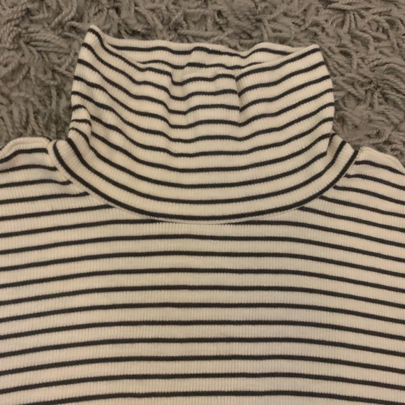 Turtle neck - Picture 2 of 2